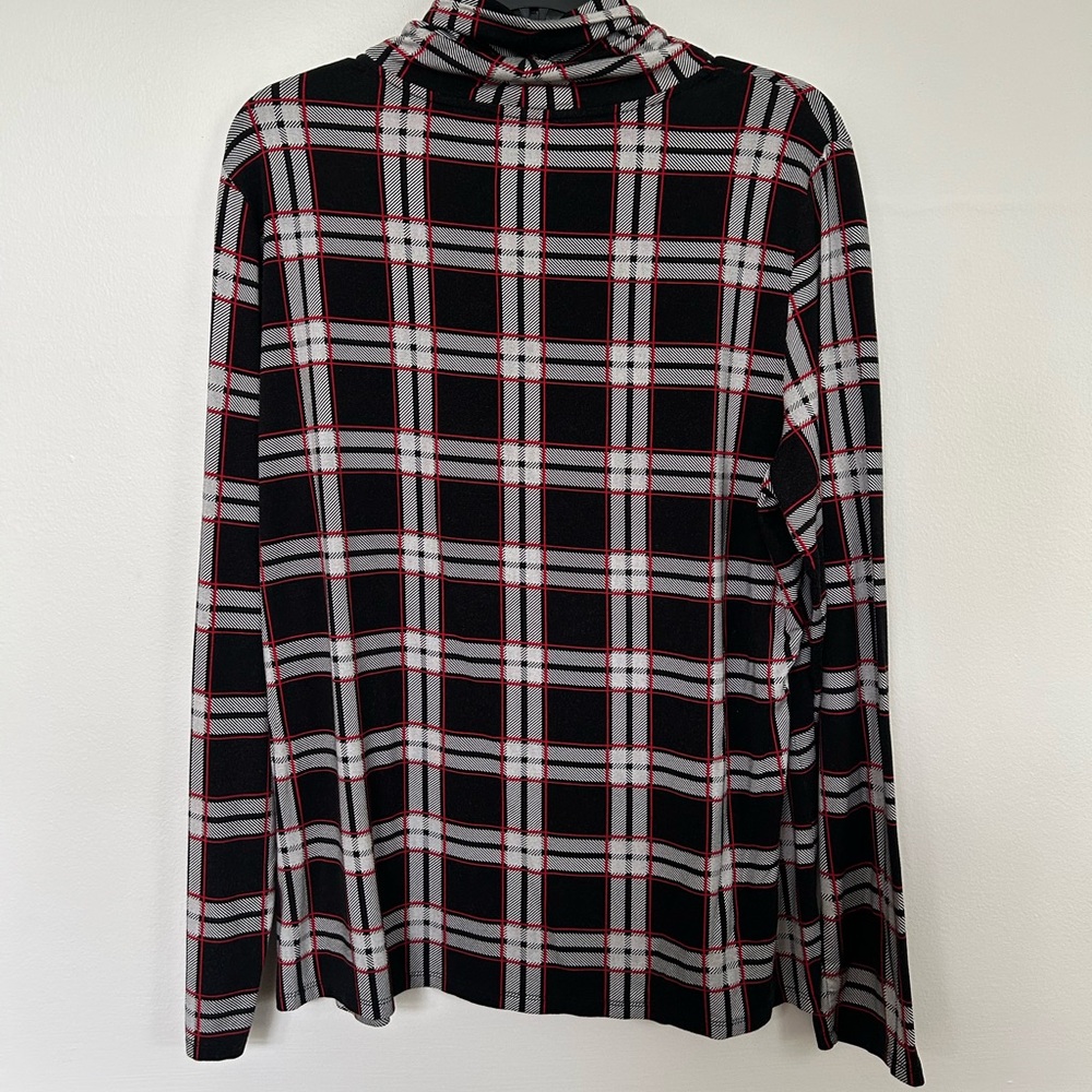 Black and Red Plaid Long Sleeve Top - Picture 2 of 3